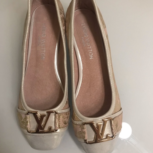 Louis Vuitton beautiful shoes like new - Picture 1 of 5